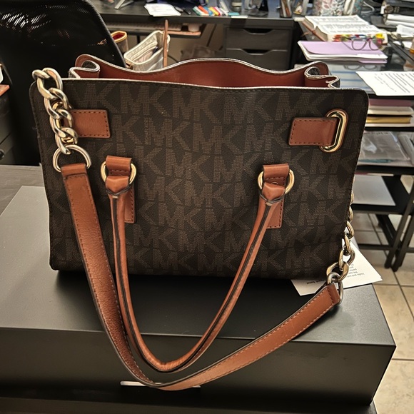 $120 Michael Kors good shape - Picture 5 of 7